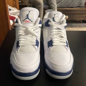 Jordan 4s